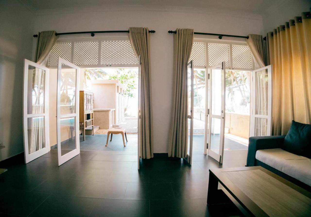 Lankahuts Villa Negombo Esterno foto