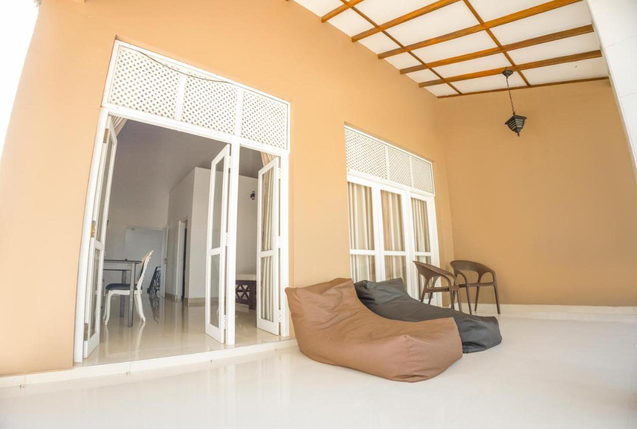 Lankahuts Villa Negombo Esterno foto